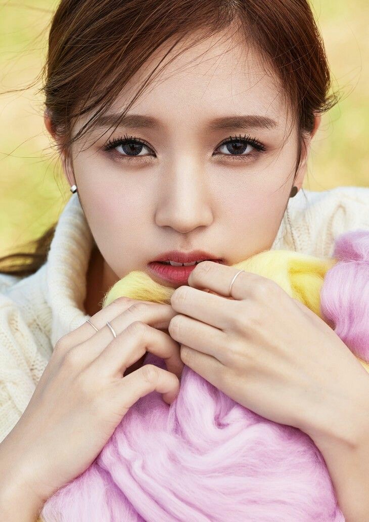 9 Potret cantiknya member TWICE Myoui Mina