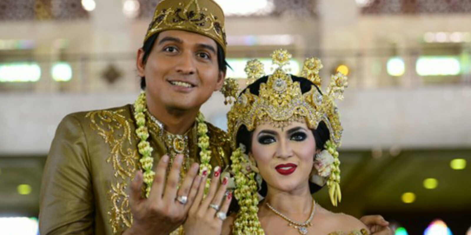 5 Pernikahan seleb Tanah Air ini diduga cuma settingan, bener nggak ya