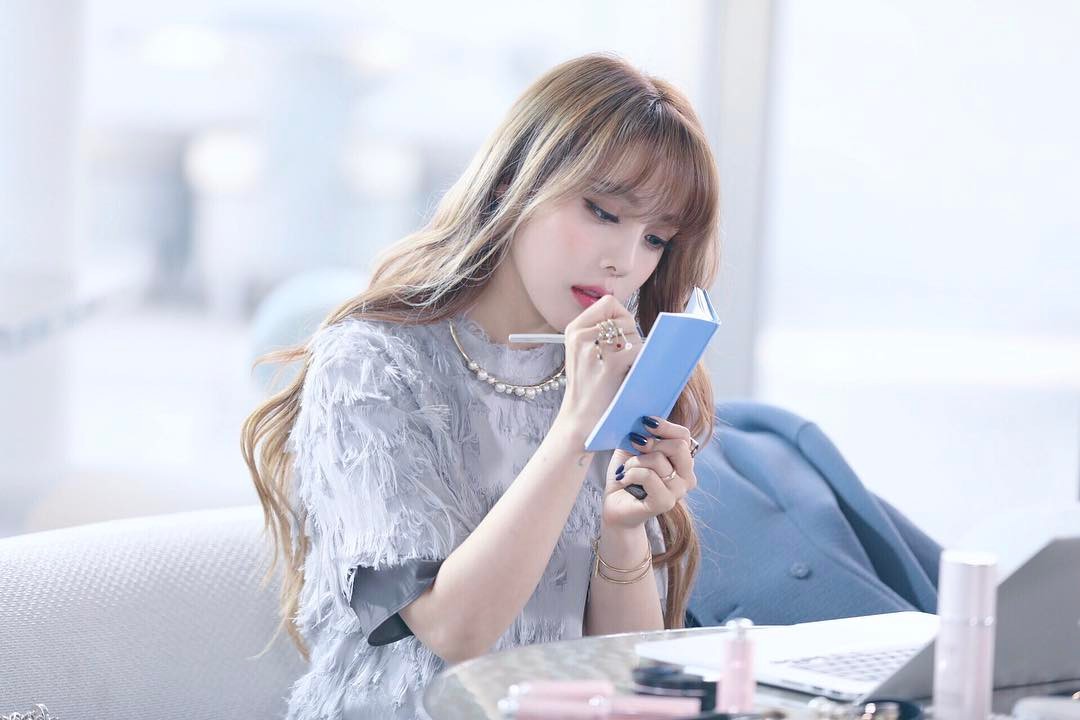 5 Gaya rambut ala Beauty Vlogger Korea Pony, tetap kece dan hits