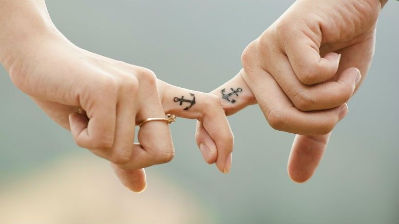 Romantis, 5 zodiak ini dikabarkan menikah di 2018
