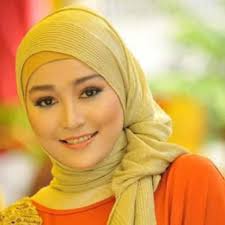 Tips memakai jilbab sesuai bentuk wajah, bikin cantikmu optimal