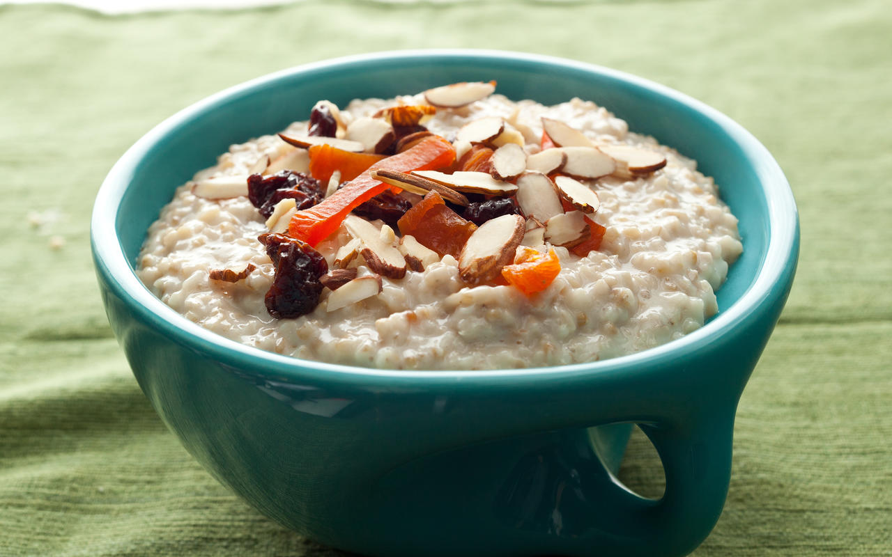 https://www.chowhound.com/recipes/slow-cooker-steel-cut-oatmeal-30656
