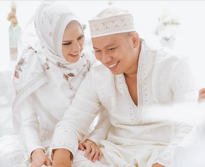 8 Potret pernikahan Angel Lelga & Vicky Prasetyo yang bikin baper fans