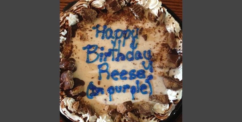 15 Tulisan typo hiasan kue ini kacau, ada yang fatal banget 