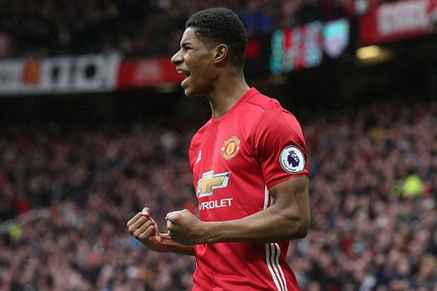 7 Pemain sepak bola tercepat di Premier League, larinya kenceng banget