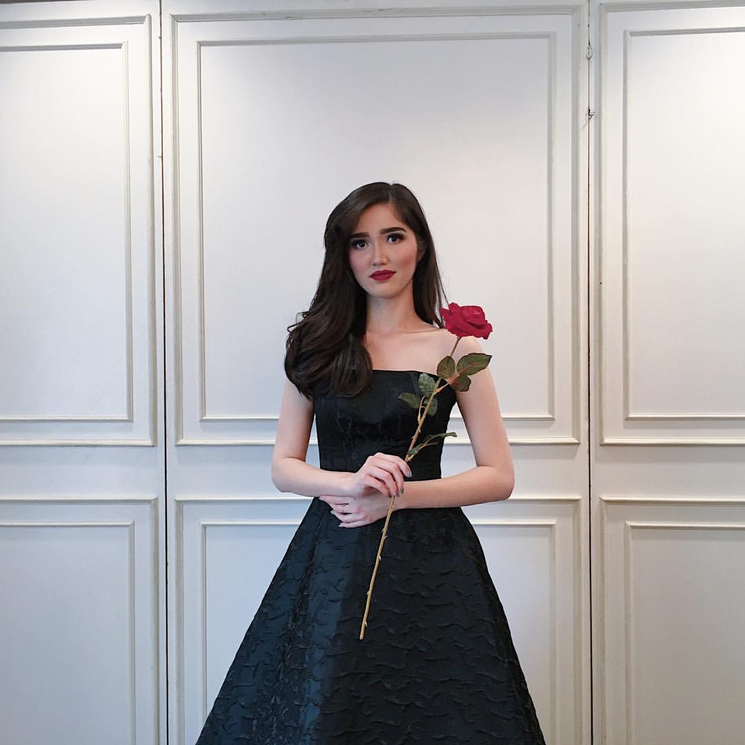 10 Pesona cantik nan anggun Sonia Fergina, Puteri Indonesia 2018
