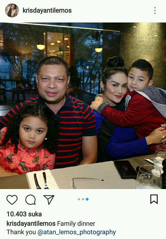 Krisdayanti dan keluarga