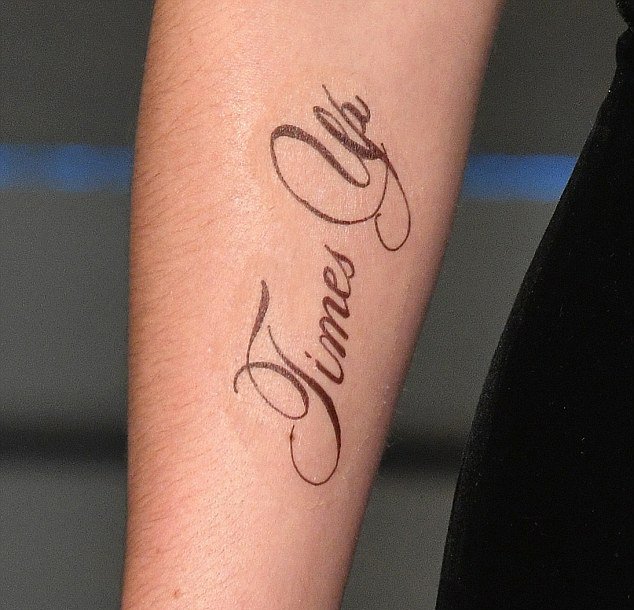 Tak cuma Emma Watson, 6 tato ini juga dijamin bikin kamu bingung
