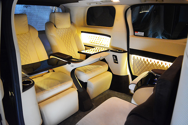 Mewahnya interior mobil Alphard milik Raffi Ahmad bikin 