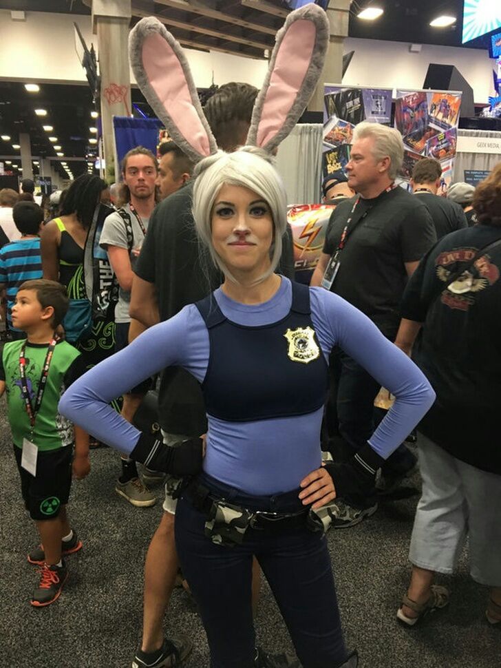18 Kostum cosplay kartun gokil banget, mirip sama aslinya