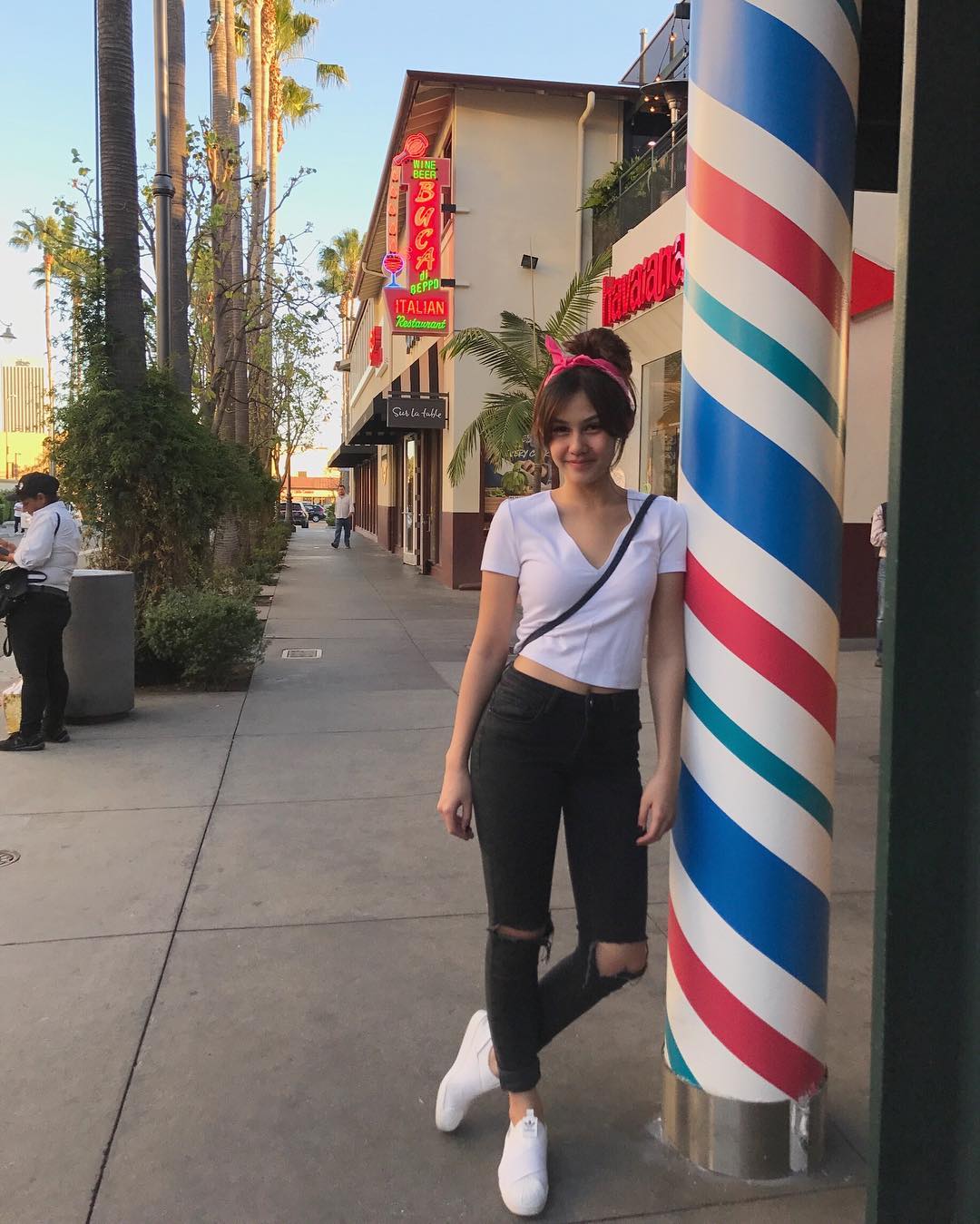 https://www.instagram.com/vaneshaass/?hl=en