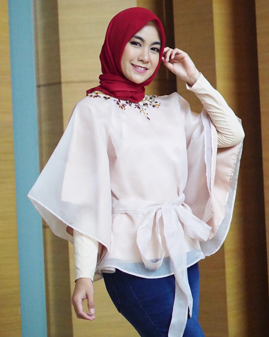 4 Busana hijab stylish ini pas untuk Lebaran