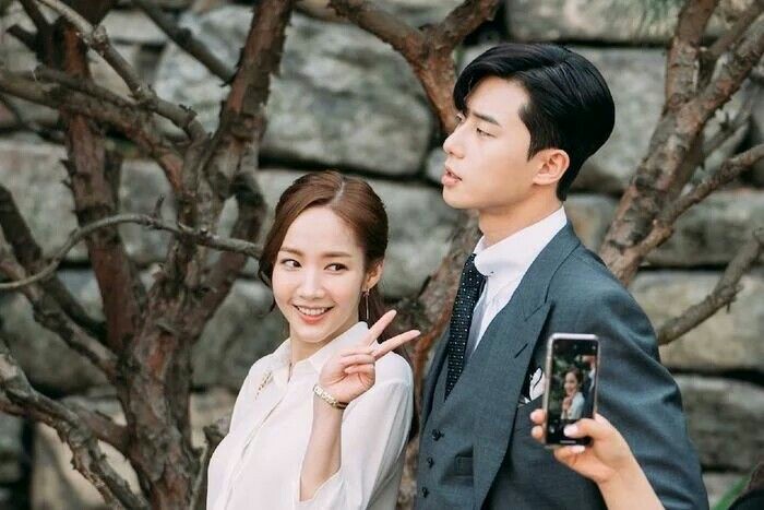 Kedekatan Park Couple di drama Korea What's Wrong With Secretary Kim
