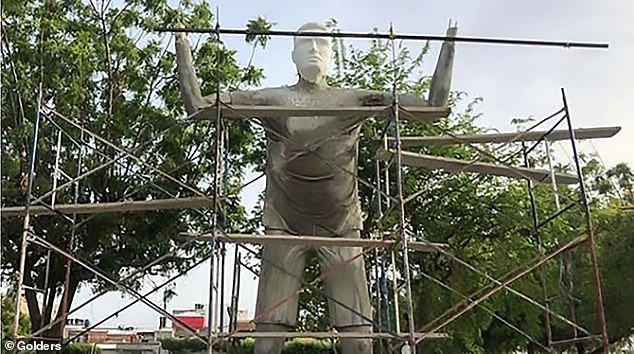 Tinggi 5,8 meter