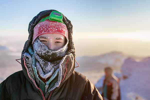 Pria ini taklukkan Everest sendirian dan lintasi Antartika dengan ski