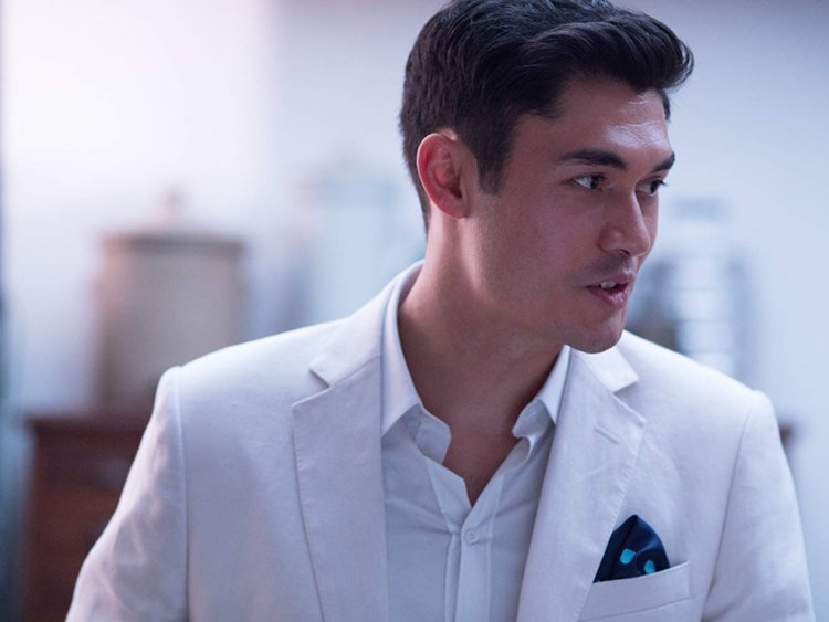 Gaya fashion ala Crazy Rich Asians biar keliatan lebih elegan!