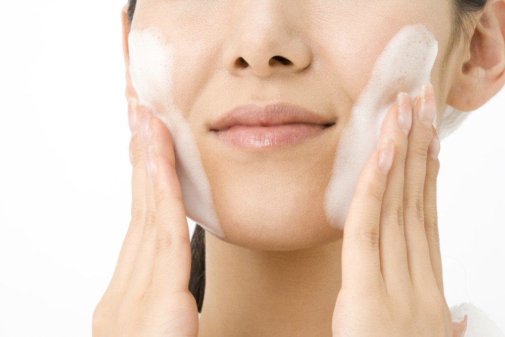 Cara kamu cuci muka sudah benar apa belum nih? Simak 5 langkah berikut