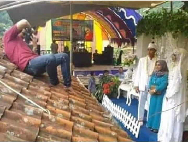 13 Potret keseruan tamu dan pengantin di pelaminan, kocak abis!