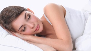 Pola tidur ideal yang perlu kamu terapin agar tak ganggu kesehatan