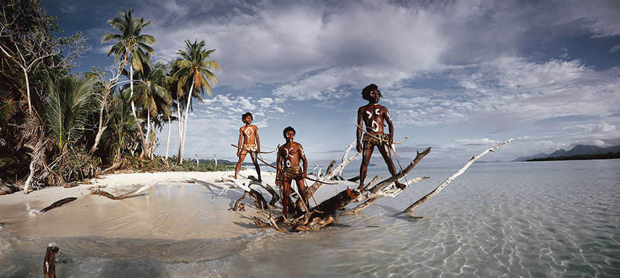 Ini 10 foto suku terisolasi dari seluruh dunia