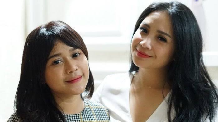 Seperti kakak adik, ini 9 momen kedekatan Nagita dan Jodie