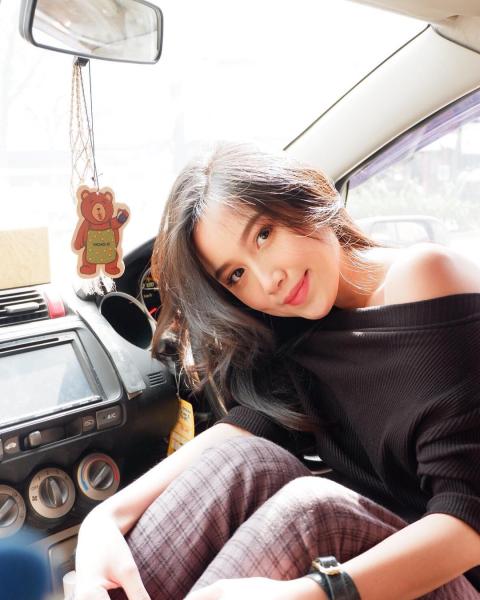 Bening banget, ini 10 potret Pamela Aigan yang jadi idola kaum Adam