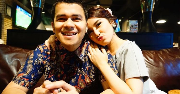 12 Potret mesra pasangan Handika Pratama dan Rosiana, serasi banget