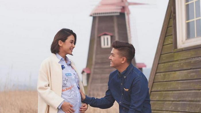 14 Potret keharmonisan keluarga Chelsea Olivia dan Glenn Alinskie