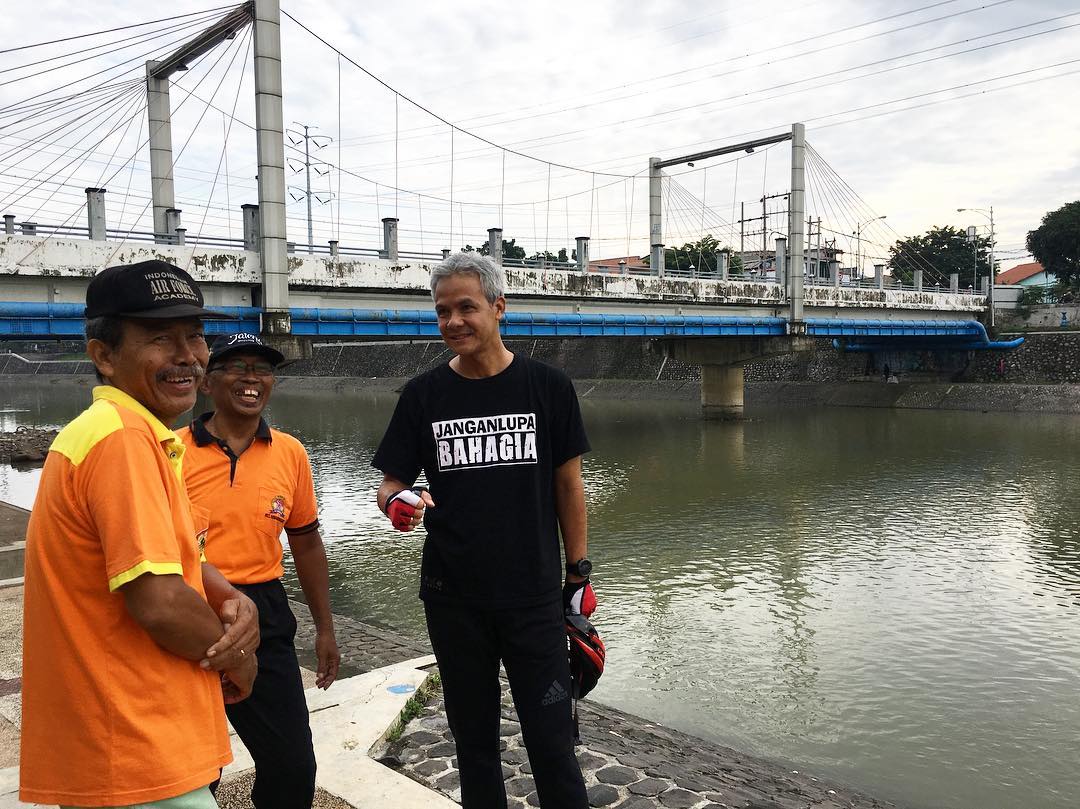 21 Gaya millenial ala Ganjar Pranowo, gubernur Jateng yang gaul