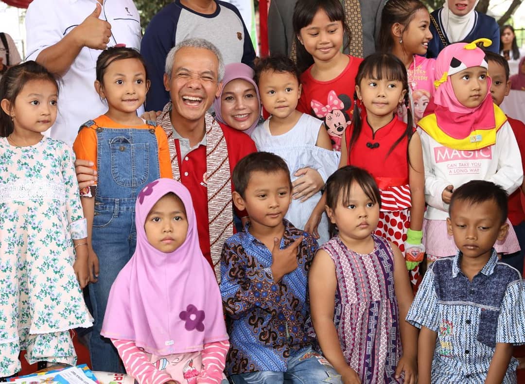 21 Gaya millenial ala Ganjar Pranowo, gubernur Jateng yang gaul