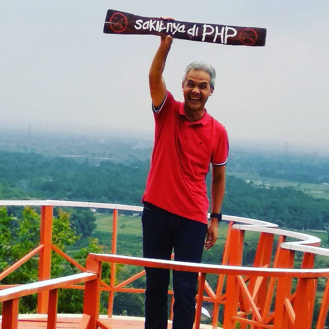 21 Gaya millenial ala Ganjar Pranowo, gubernur Jateng yang gaul