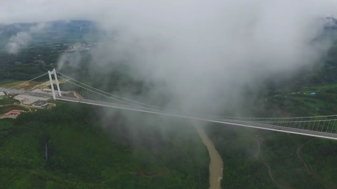 10 Jembatan di dunia ini bikin nyali ciut, berani melewatinya?