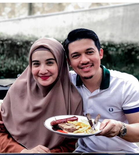 Awet mesra, ini 14 potret romantis Irwansyah dan Zaskia Sungkar