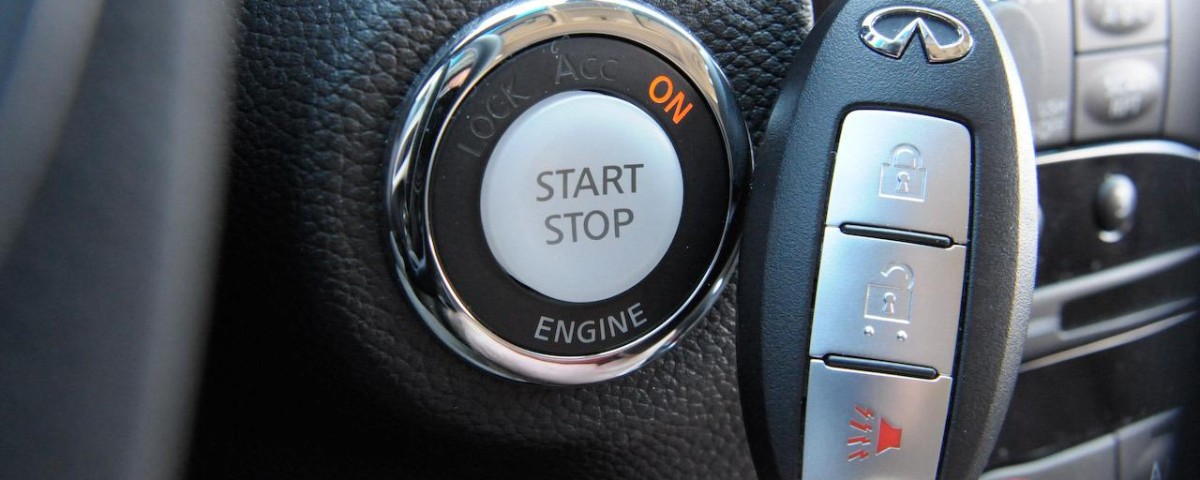 4 Tips agar tak kelihatan norak saat menaiki mobil keyless entry