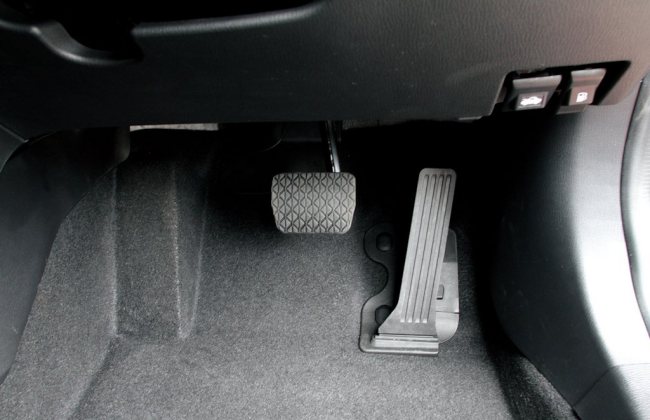 4 Tips agar tak kelihatan norak saat menaiki mobil keyless entry