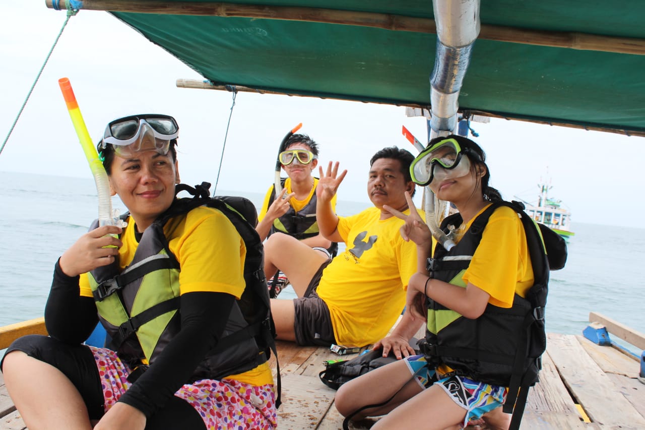 Paket snorkling dan diving di Pulau Gili Ketapang-Probolinggo, Jawa Timur.