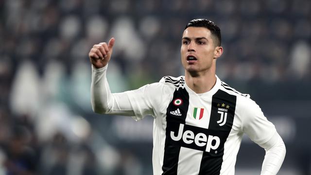 5 Pesepak bola dunia ini sukses ukir rekor dunia, siapa idolamu?