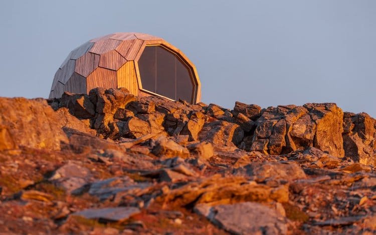 Seperti puzzle 3D, bangunan kabin unik ini dapat ditemui di Norwegia