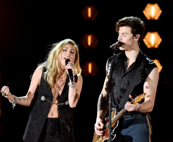 Shawn Mendes dan Miley Cyrus