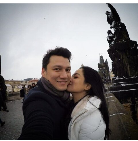 10 Tahun menikah, ini potret romantis Titi Kamal & Christian Sugiono