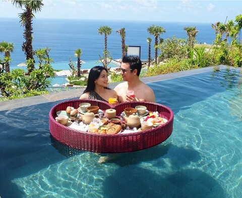 10 Tahun menikah, ini potret romantis Titi Kamal & Christian Sugiono