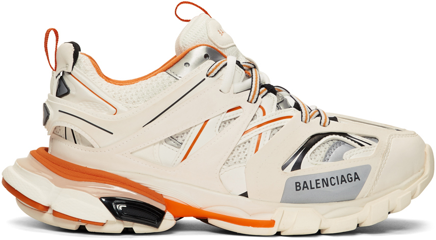 Buat pencinta sneakers, intip 6 sneakers kece di tahun 2019 ini