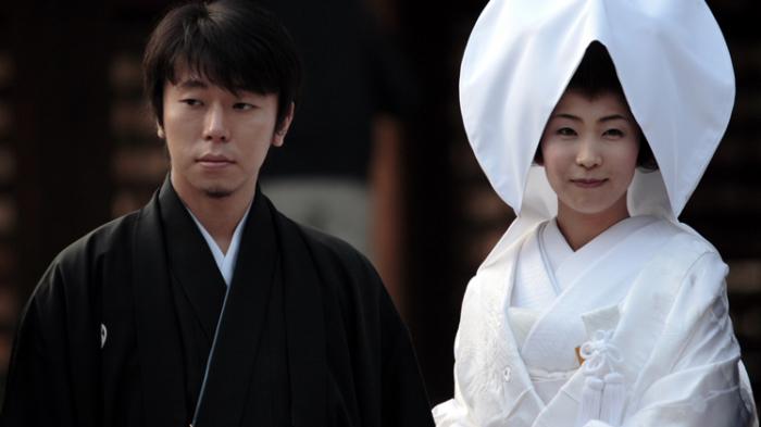 http://www.tribunnews.com/internasional/2015/01/09/jangan-ditiru-orang-jepang-disarankan-bercinta-dulu-baru-menikah