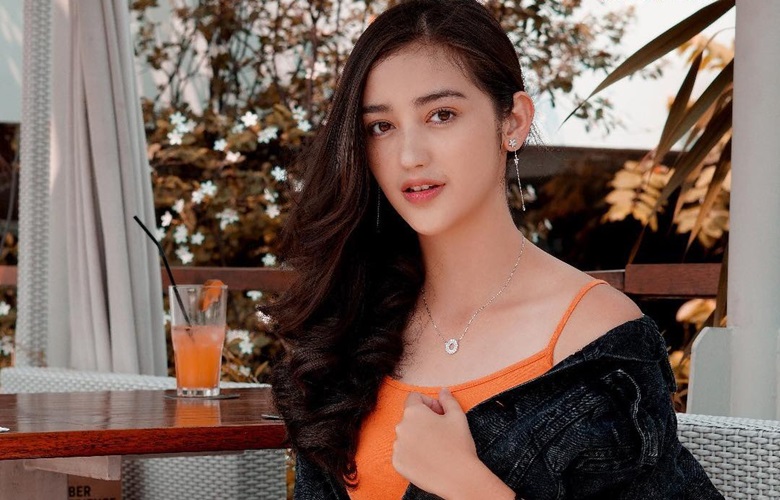 Baru putus, 4 artis ini langsung ditinggal mantannya menikah