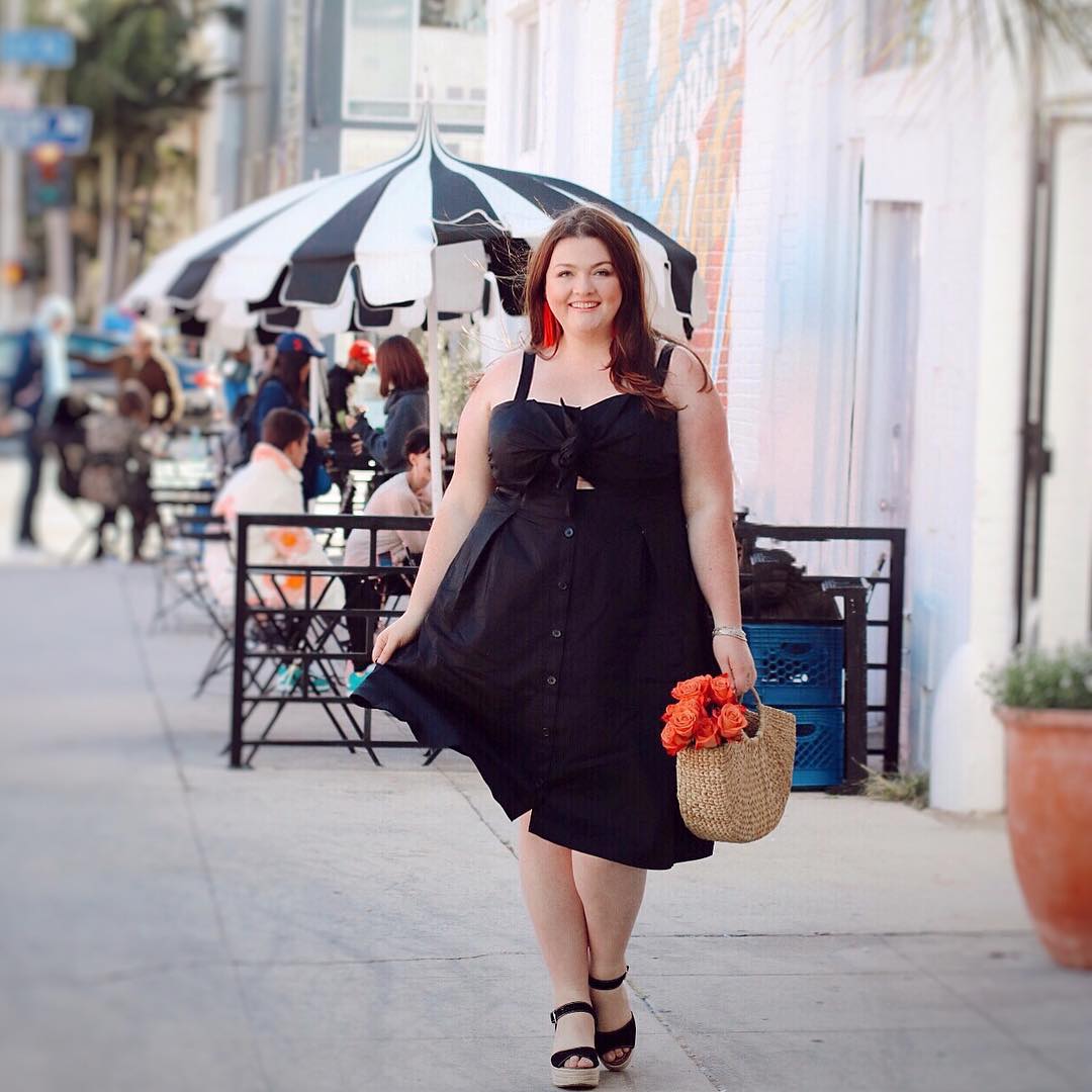 10 Inspirasi fashion untuk cewek bertubuh curvy, bisa dicoba nih