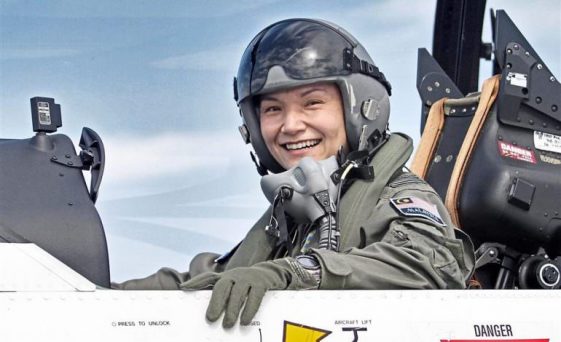 10 Pilot pesawat tempur wanita terbaik di dunia ini bikin kagum