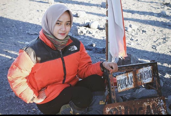 Tak cuma pria, 7 profesi ini juga ditekuni wanita cantik & tangguh