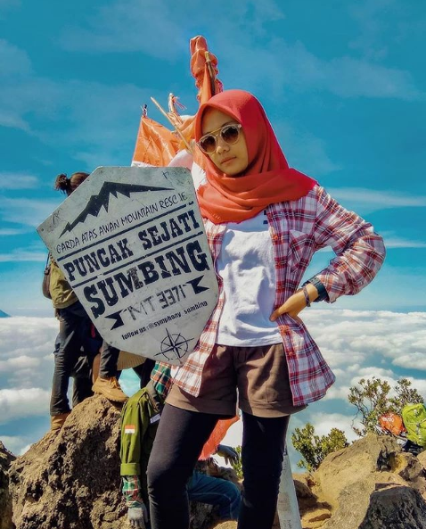 Tak cuma pria, 7 profesi ini juga ditekuni wanita cantik & tangguh