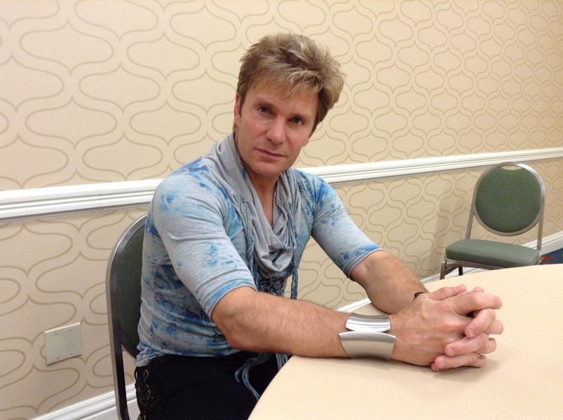 Kasus pelecehan seksual tenggelamkan karir dubbing anime Vic Mignogna