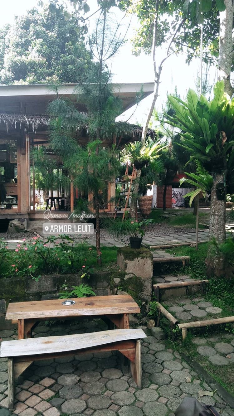 5 Tempat ngopi di Bandung ini Instagramable banget